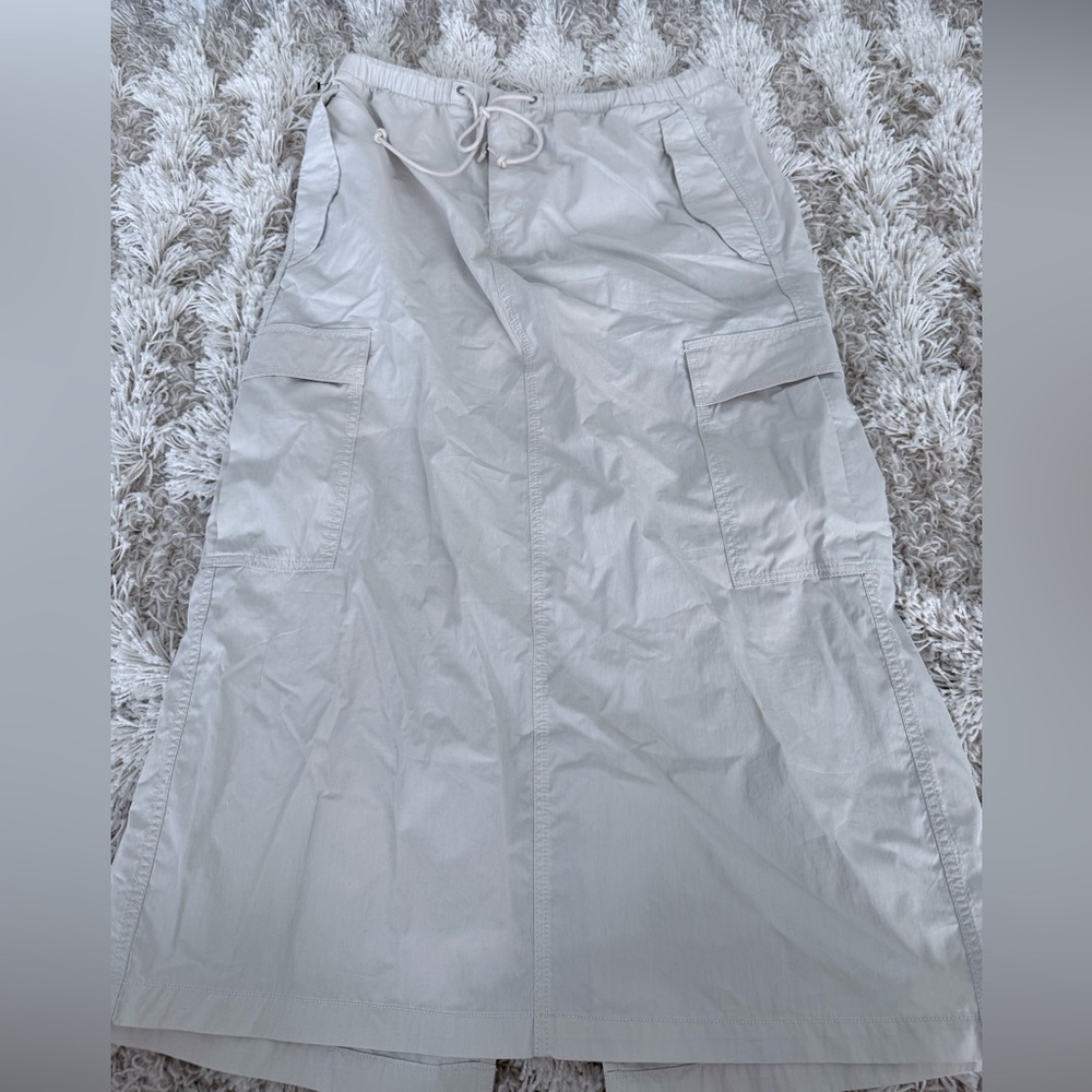 Aritzia cargo skirt